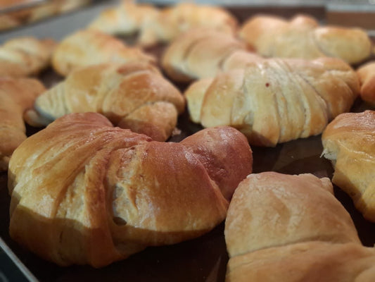 Croissant im Butter gebacken - locker, knusprig, köstlich